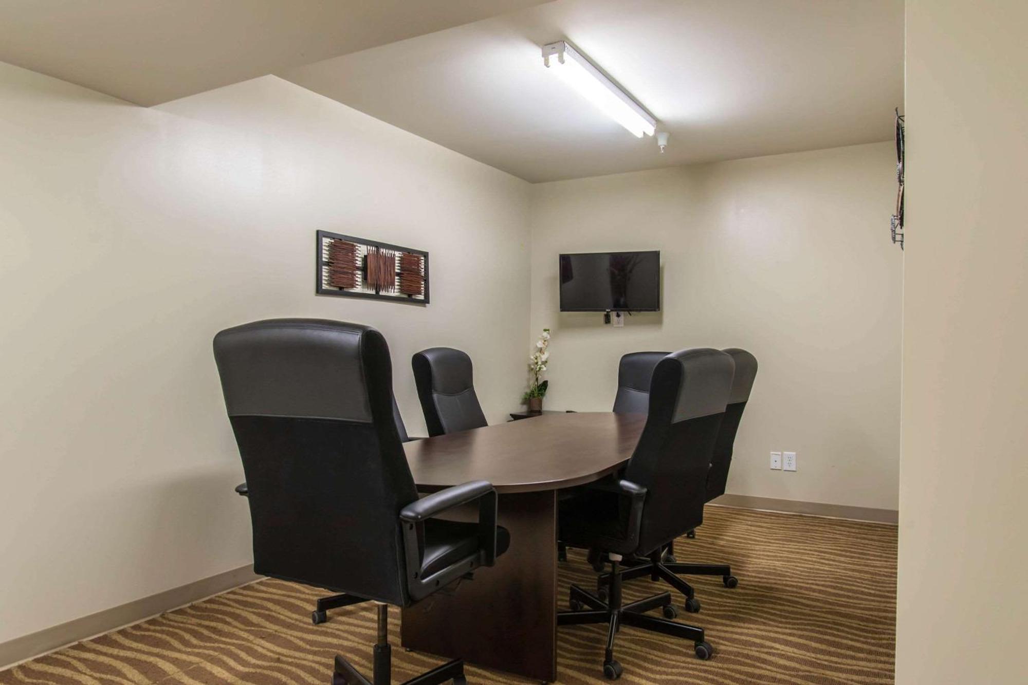 Mainstay Hotel 3*