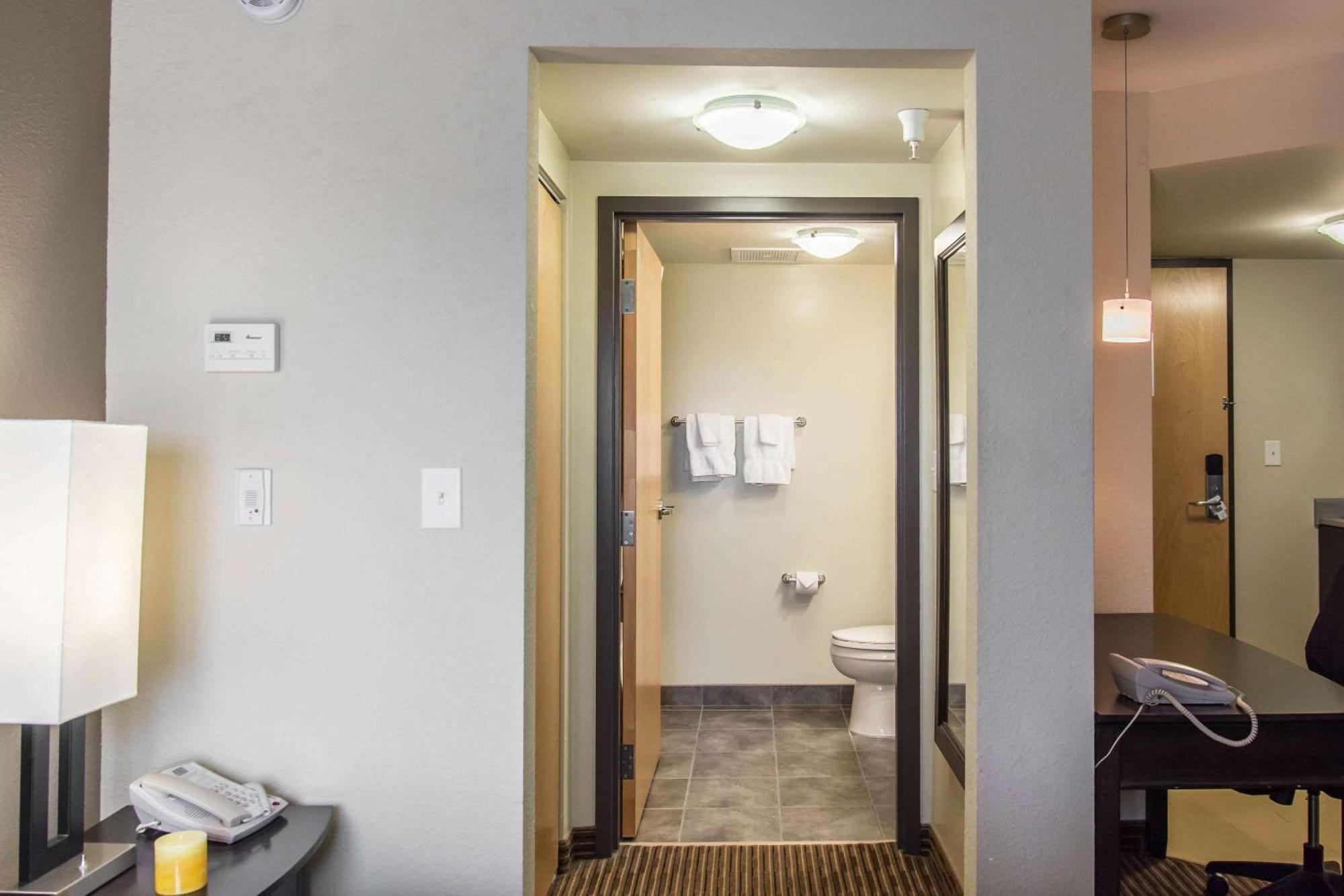Mainstay Hotel 3*